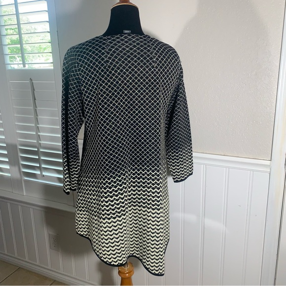 Chelsea and Theodore dress or long sweater - Picture 3 of 8